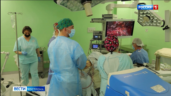 Костромские врачи успешно провели уникальную операцию по удалению опухолевого тромба