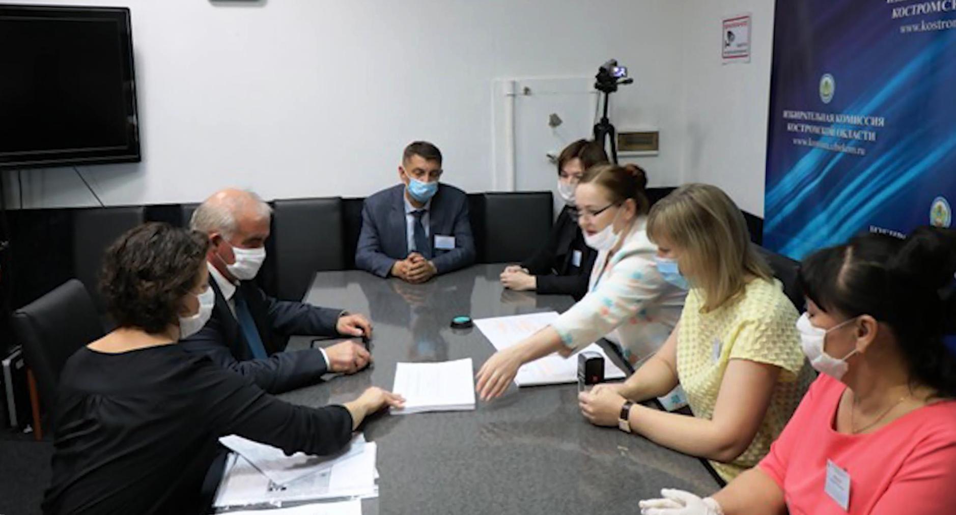 Сергей Ситников представил документы для регистрации кандидатом на пост губернатора