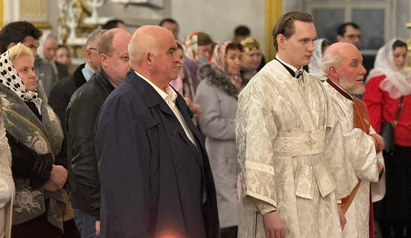 Впервые пасхальная служба прошла в возрожденном Богоявленском кафедральном соборе Костромского кремля