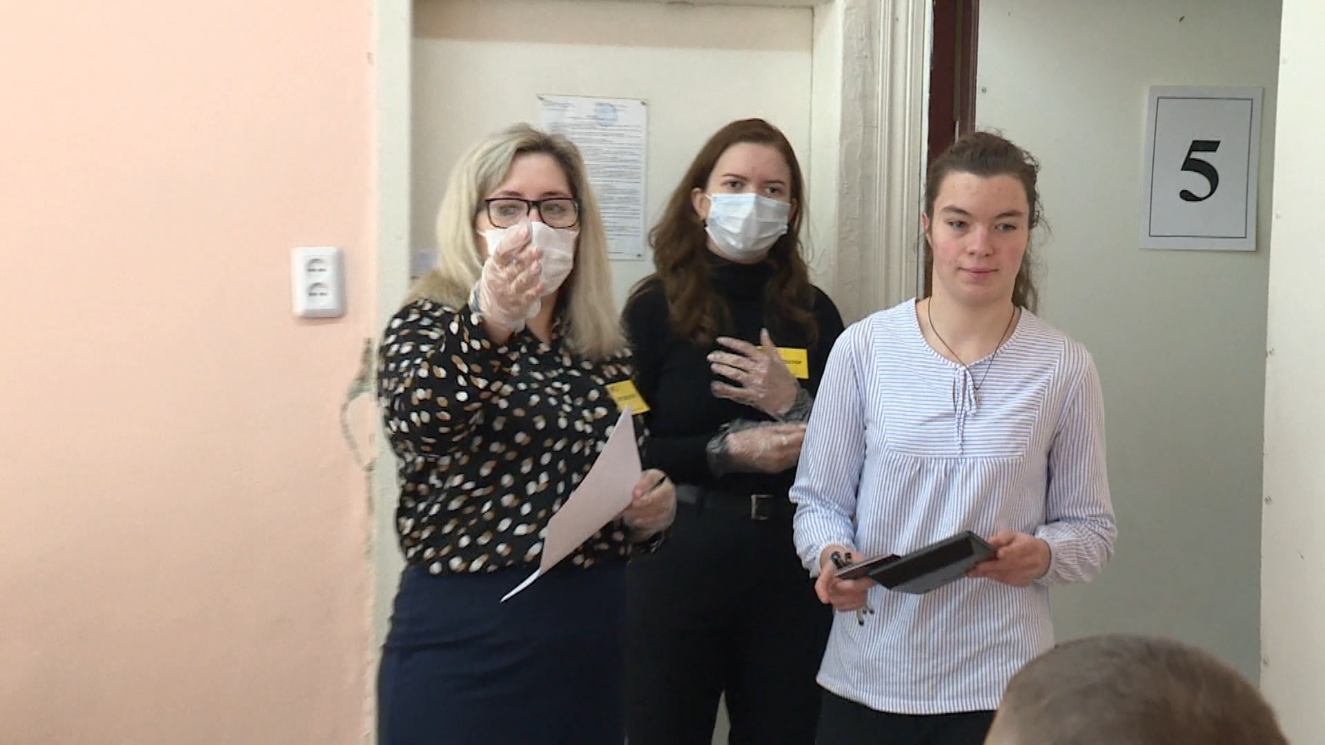 Костромские выпускники массово сдают экзамен по математике