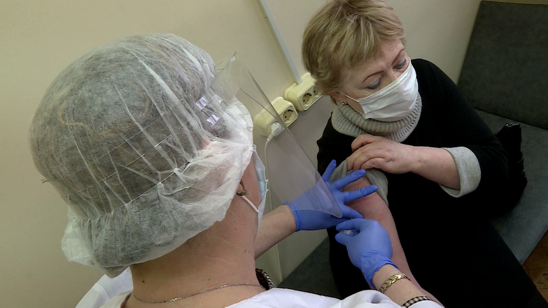 В Костроме продолжается вакцинация от коронавируса