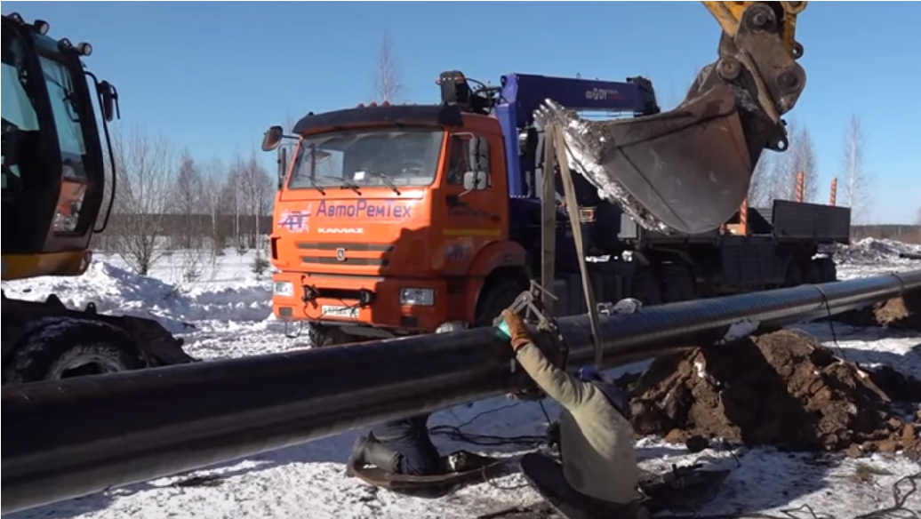 Большегрузам в Костромской области разрешили возить трубы для газопроводов