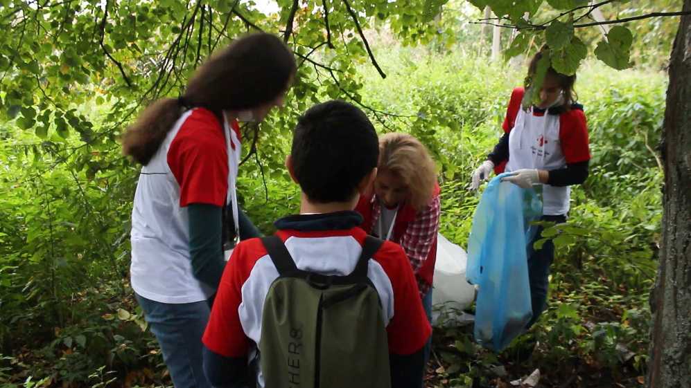 Участники «Чистых игр» собрали в Костроме 97 мешков мусора