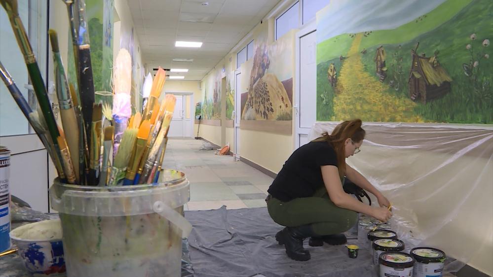 Три костромские художницы расписали стены отделения онкологии в детской больнице