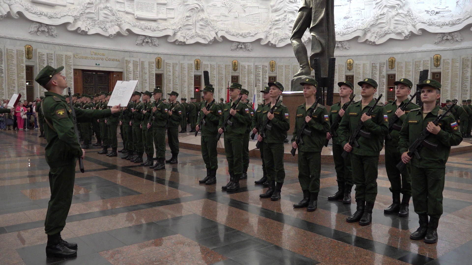 Костромские новобранцы Преображенского полка приняли присягу