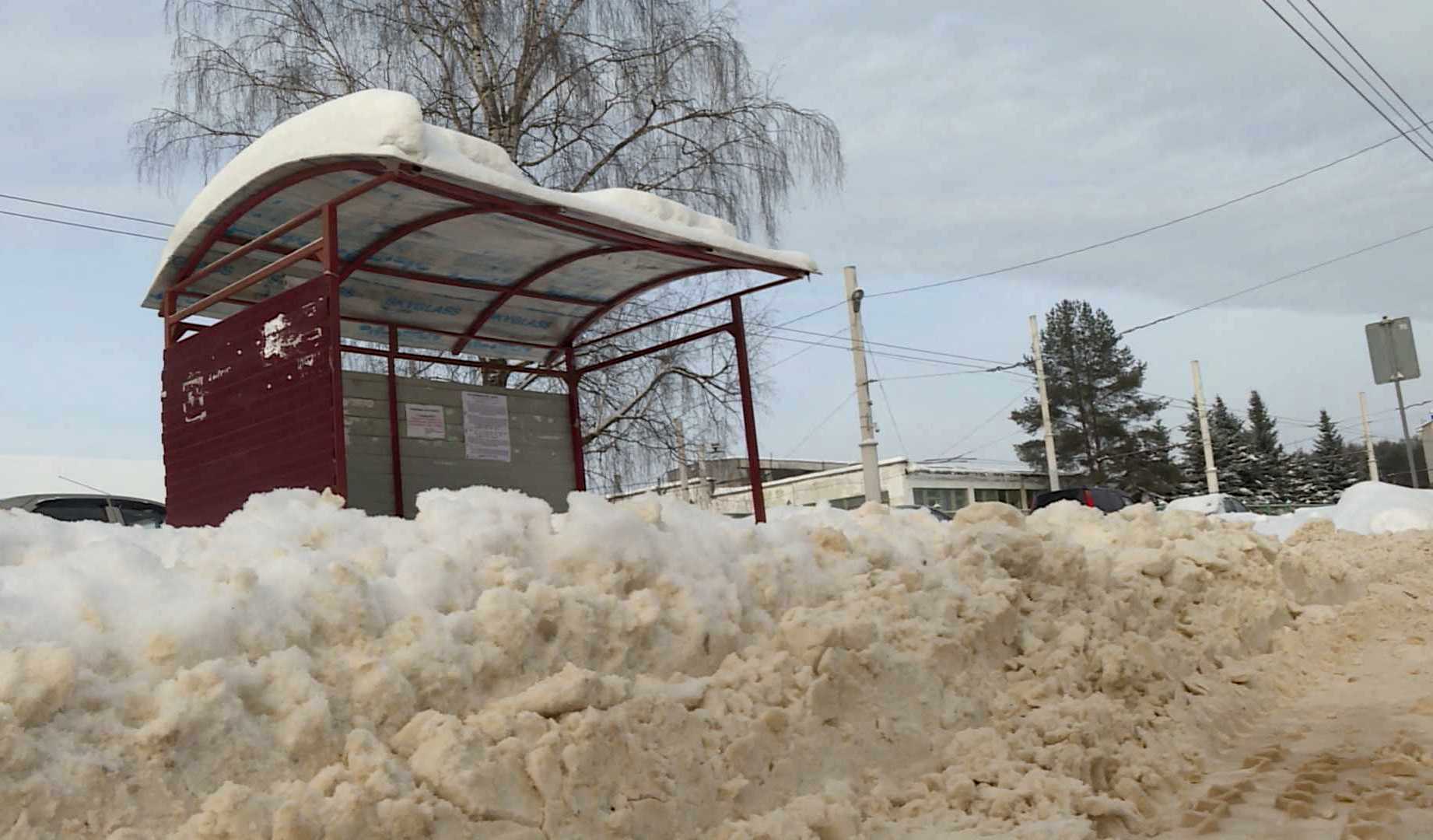Костромичи жалуются: город утопает в снегу