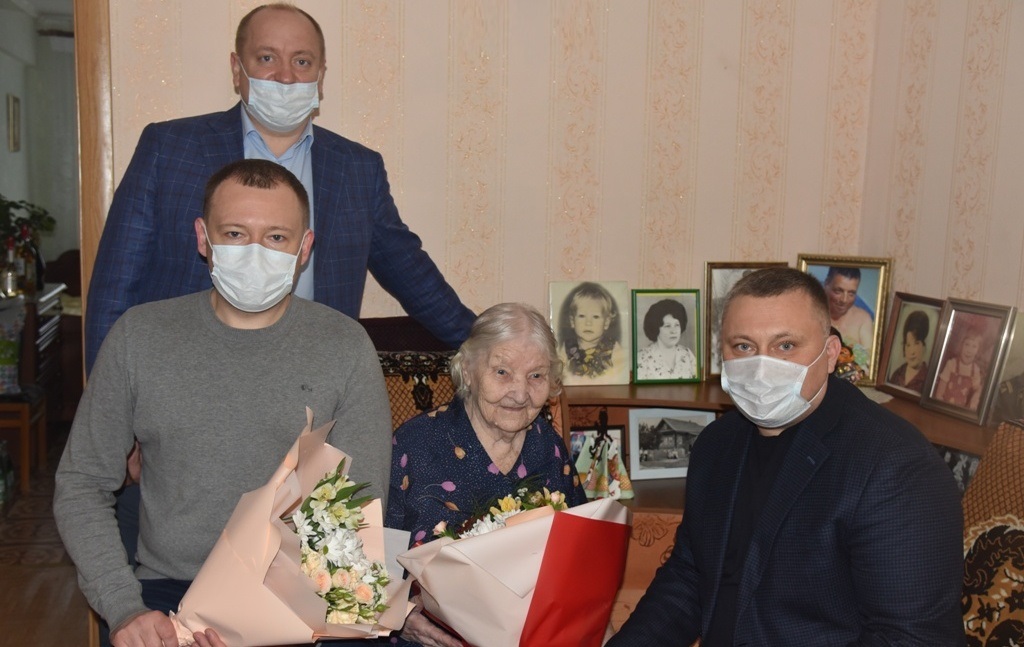 Труженица тыла из Костромской области отметила 100-летие под Саратовом