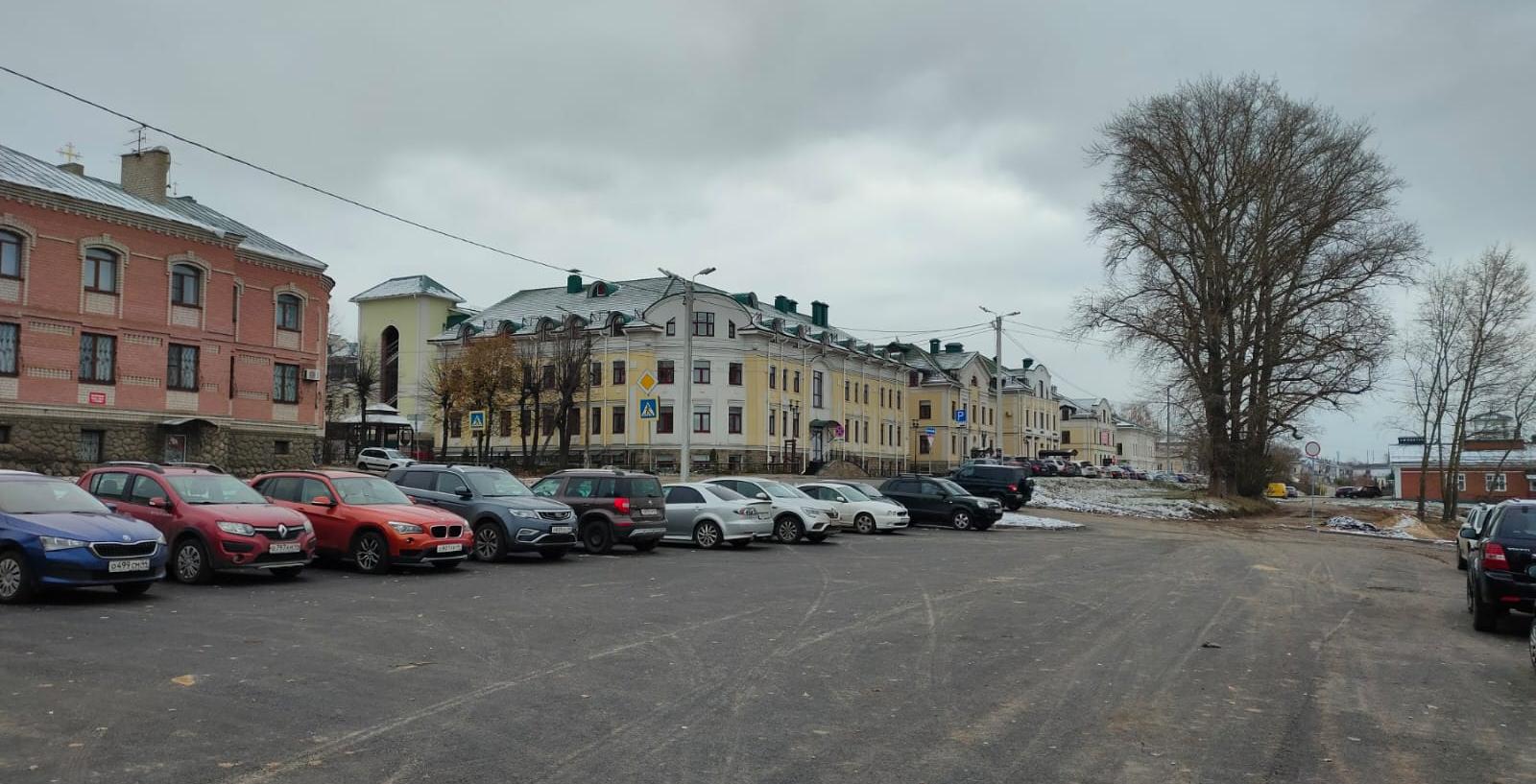 За год в Костроме появилось более 870 новых парковочных мест