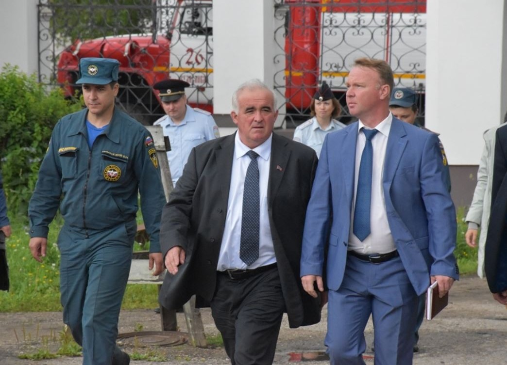 Костромской губернатор осмотрел пожарище в районной больнице