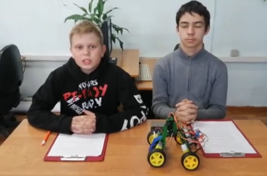 Юные костромские конструкторы соорудили удивительных роботов