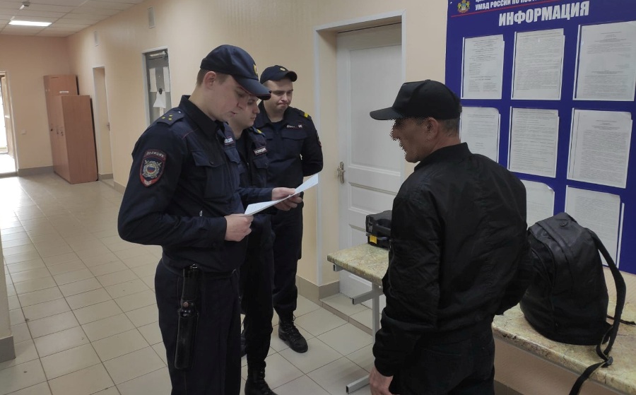 Костромские полицейские депортировали на родину двух нарушителей закона