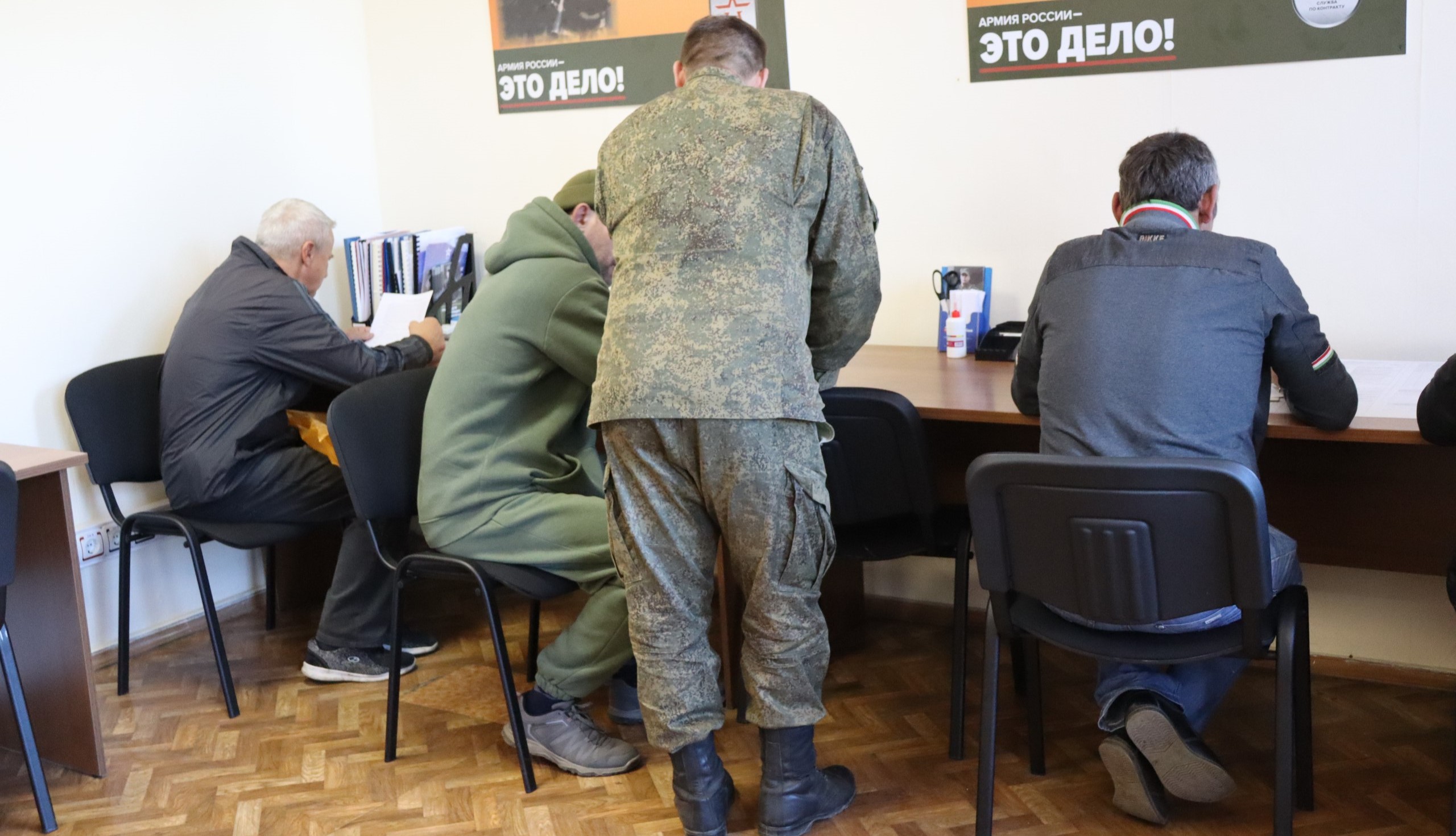 За месяц контракты на военную службу по контракту заключили 160 жителей Костромской области