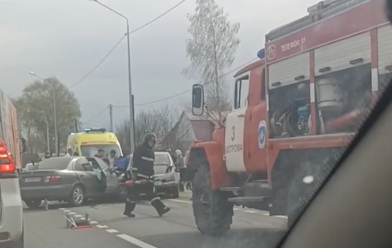 Пострадавшего в ДТП под Костромой пришлось вырезать из машины
