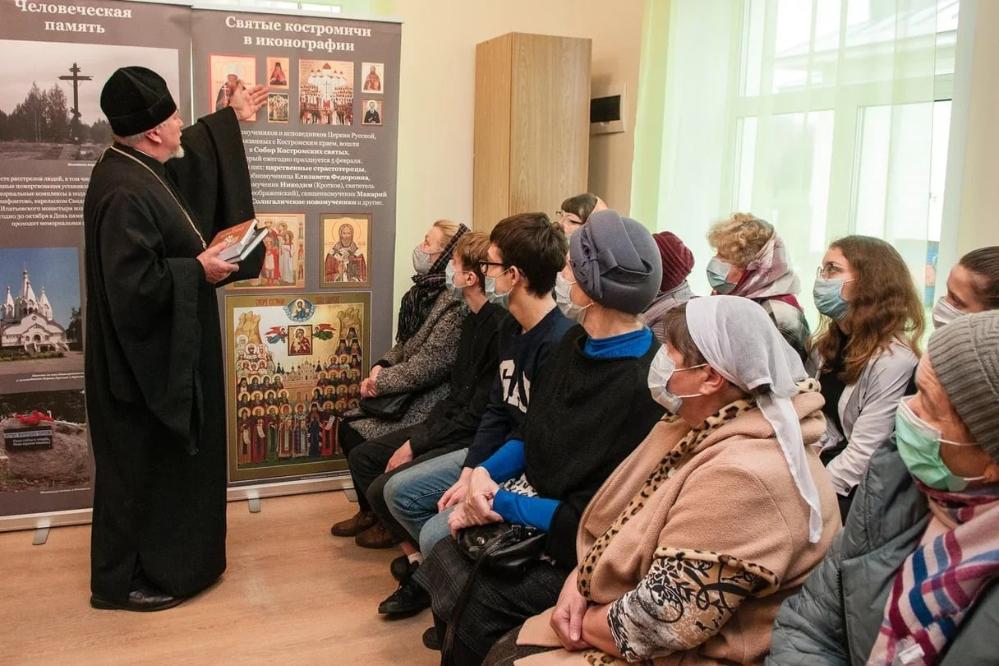 Костромской священник при открытии выставки процитировал Путина