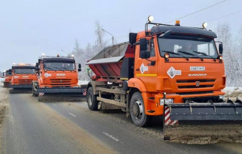 Костромские дорожники продолжают устранять последствия снегопадов