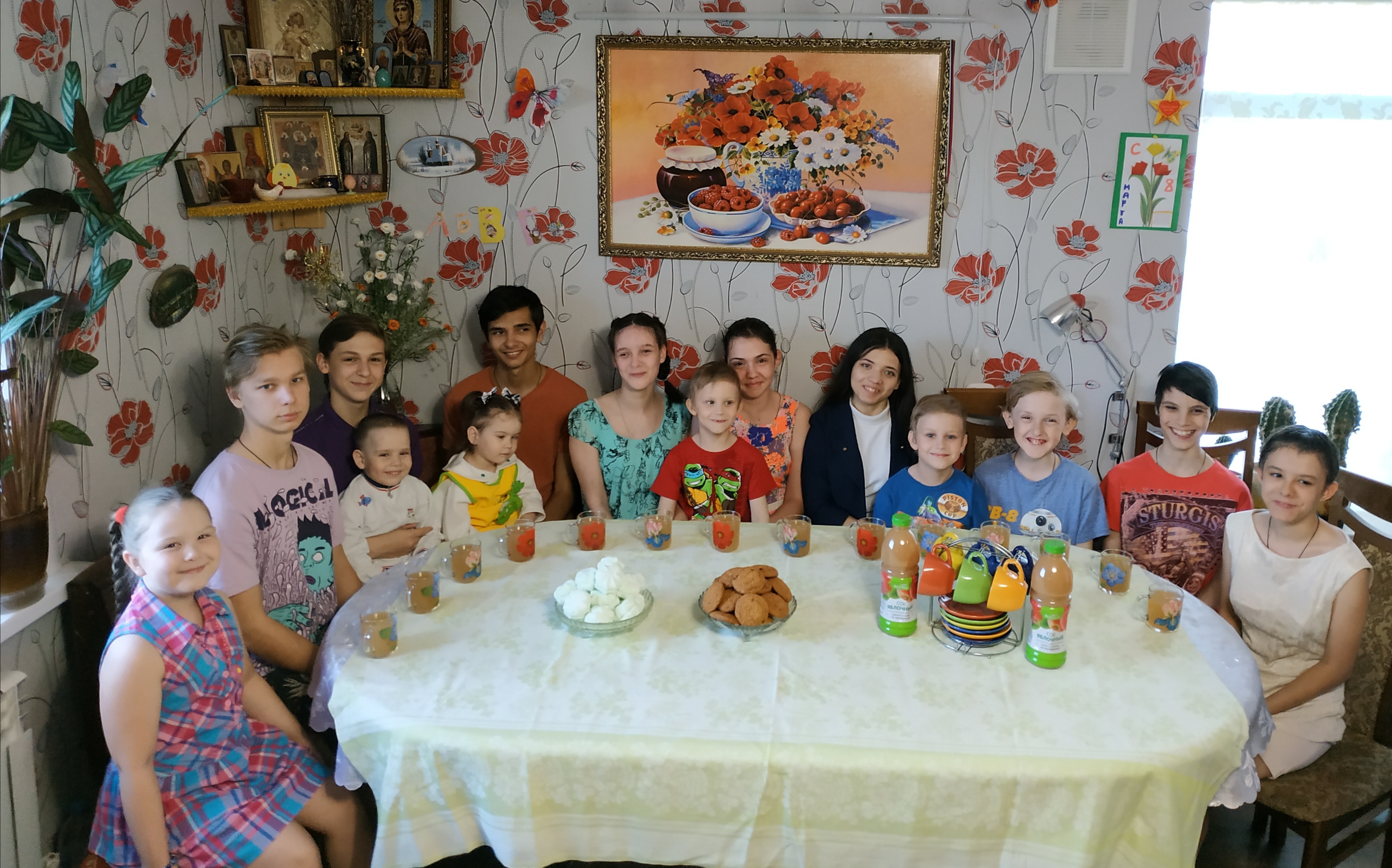 Костромской семье с 13 детьми доставили бесплатные продукты