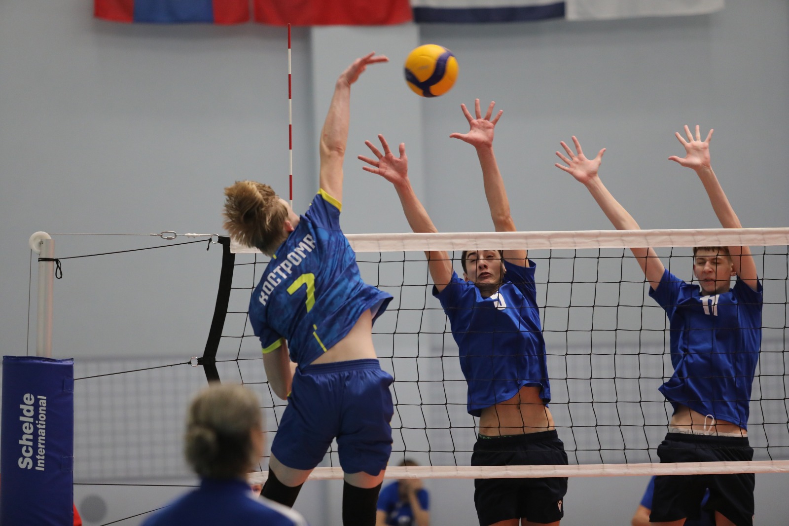 Костромские школьники лидируют в Первенстве ЦФО по волейболу