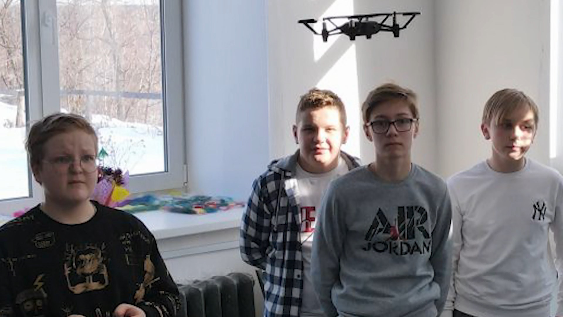Костромских школьников учат актуальным навыкам управления дронами