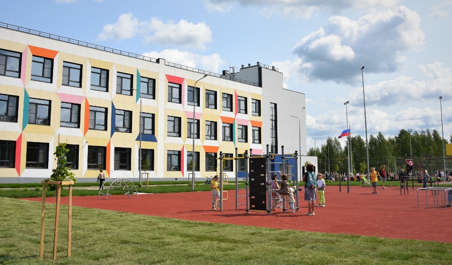 В новой школе в костромском поселке Волжский продолжается комплектования классов