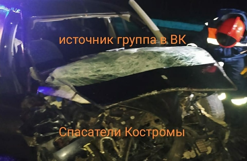 На трассе Кострома-Волгореченск иномарка влетела в трактор