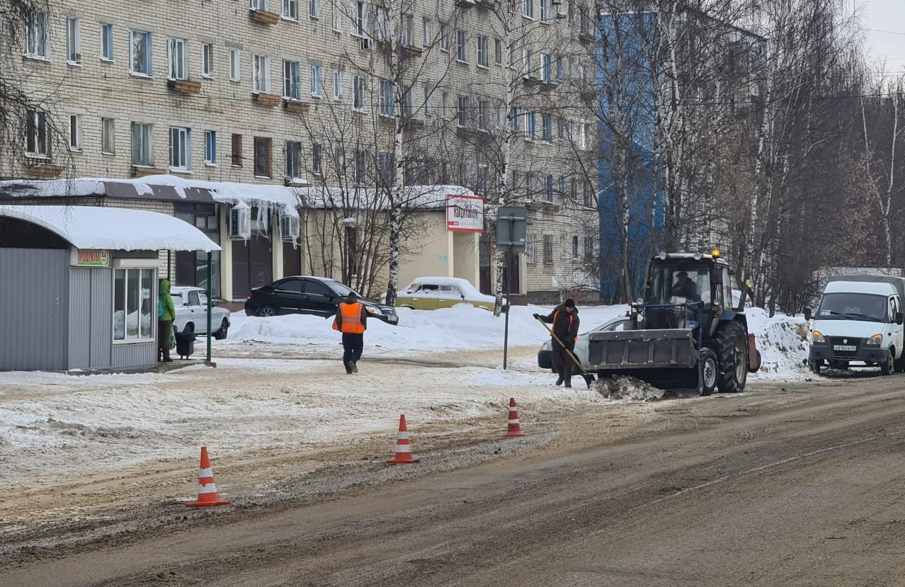 Дорожники в Костроме продолжат вывозить снег с улиц города