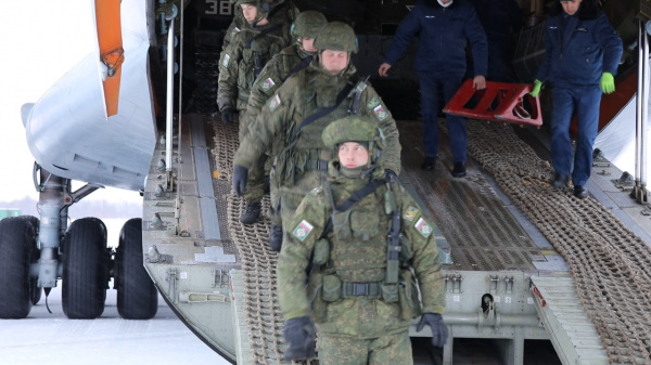 Последние десантники-миротворцы вернулись из Казахстана в Кострому