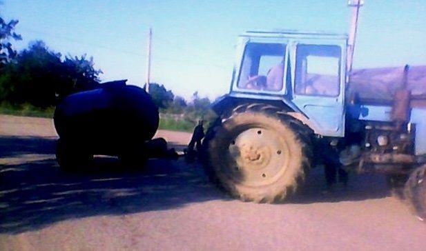 Доброволец на тракторе спас костромское село от большого пожара