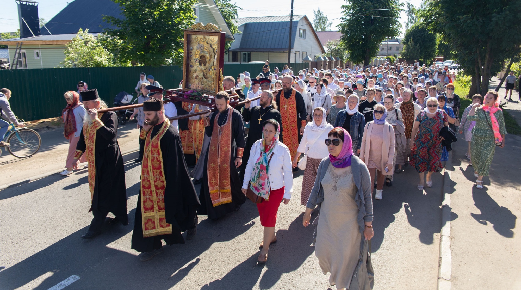 В костромском Заволжье на время проведения крестного хода ограничат движение транспорта