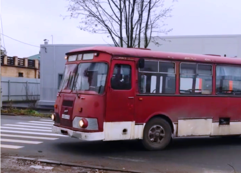 Раритетный автобус в Костроме вызвал у горожан приступ ностальгии