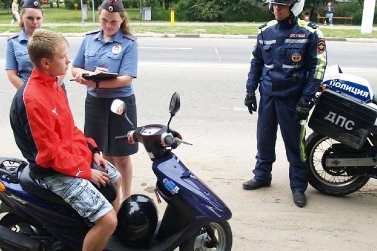 Семь несовершеннолетних лихачей задержаны за два дня в Костромской области