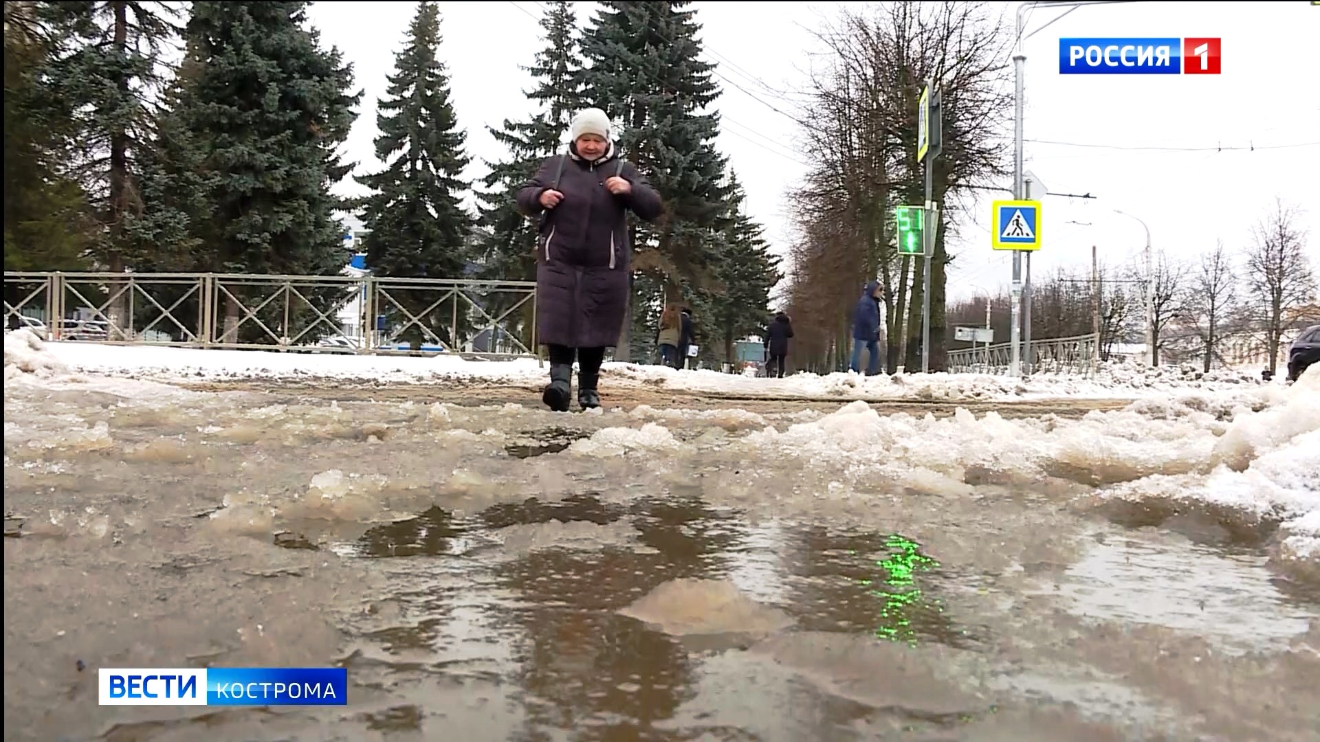 Кострома в снежной жиже: Сергей Ситников предложил городским чиновникам самим взять в руки лопаты