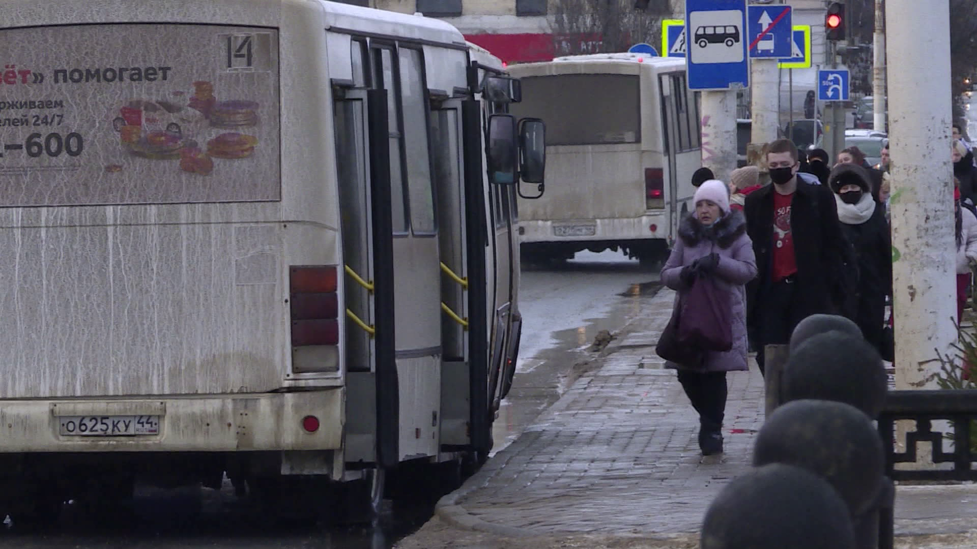 Поднять плату за проезд в общественном транспорте попросили перевозчики Костромы