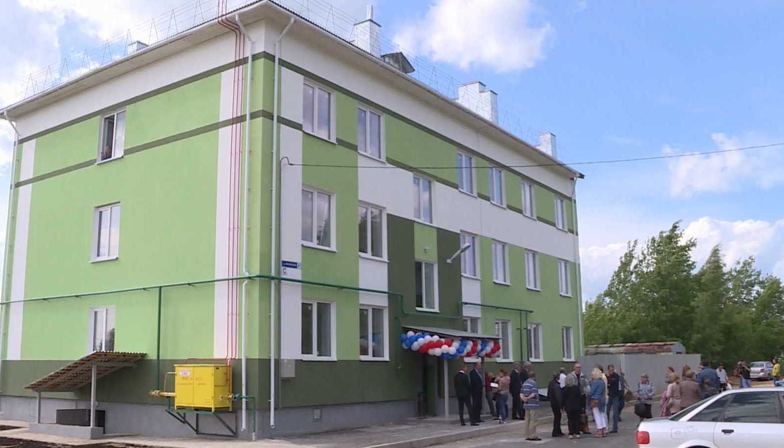 Жители Костромской области переезжают из аварийного жилья в новостройки