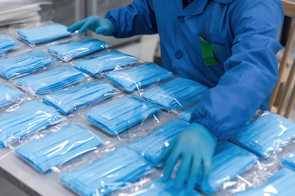 Компания «НОВАТЭК» передала костромским медикам средства защиты от коронавируса