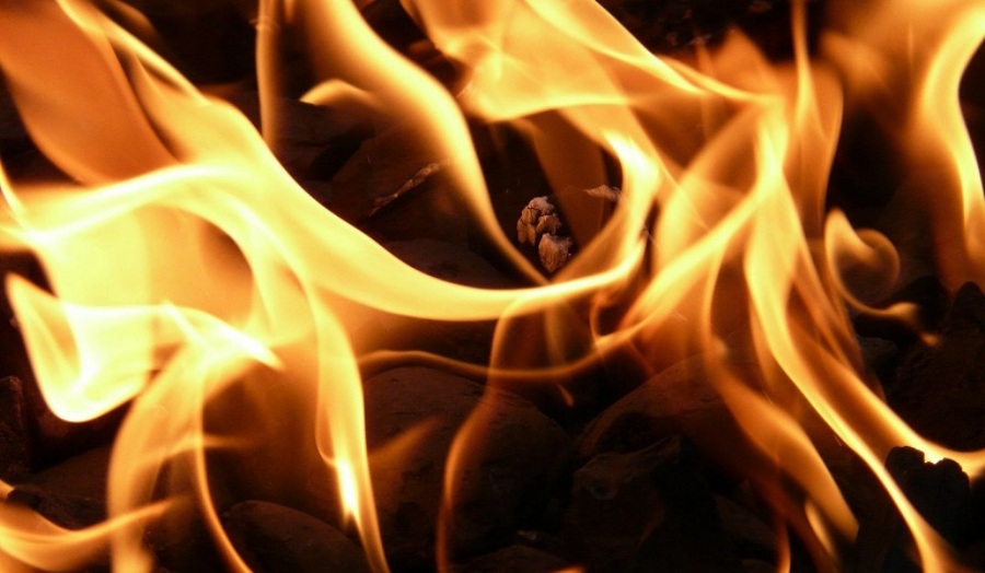 Молодой мужчина пострадал на пожаре в костромском райцентре