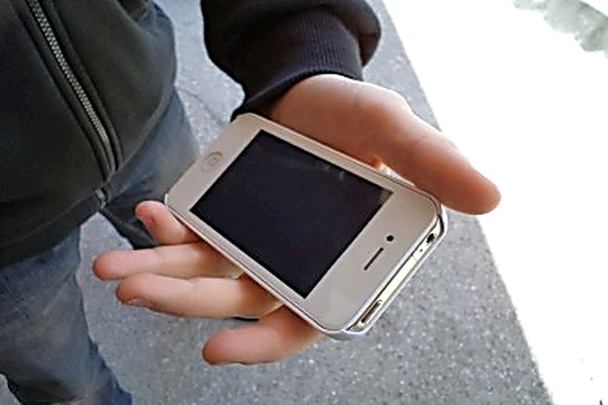 Продавца смартфона в костромском городе ограбили во время сделки