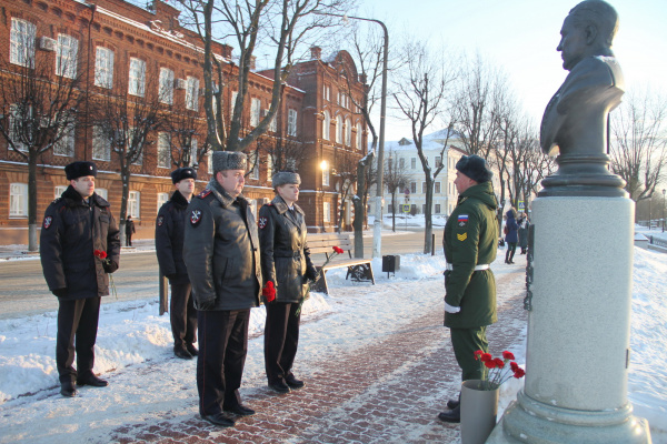 Костромские полицейские почтили память земляков-героев