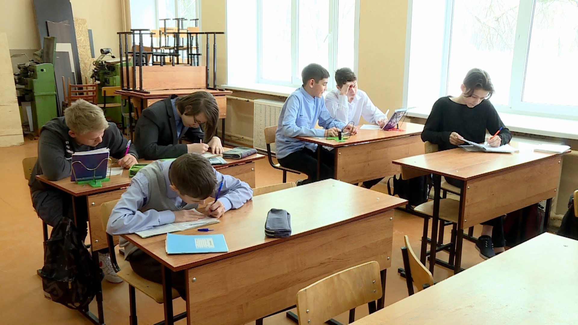 Школьники из Костромы научились планировать бюджет и распознавать мошенников