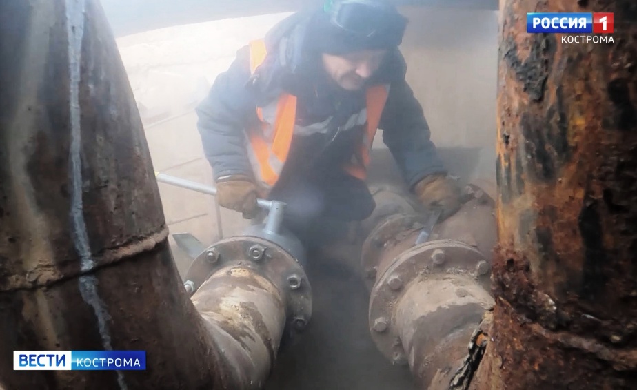 Бригады ТГК-2 проводят ремонт на пяти участках теплосетей в Костроме