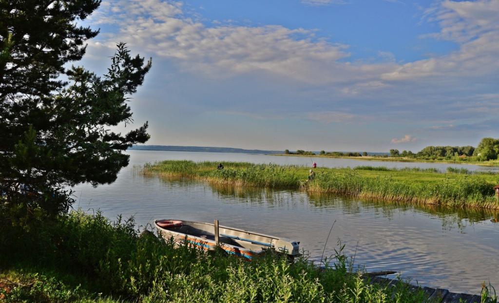 Самое большое озеро Костромской области будут спасать от обмеления