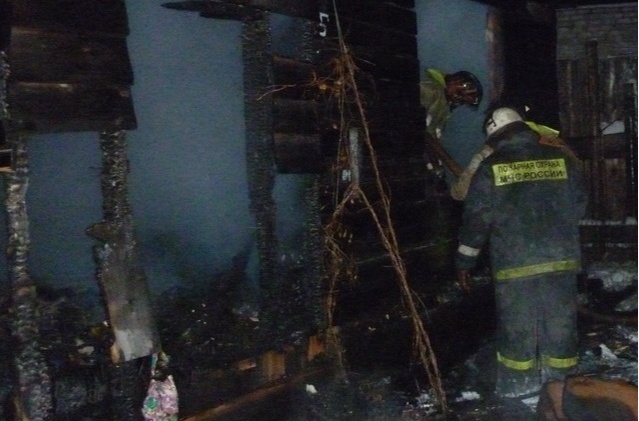Женщина получила ожоги на пожаре в костромской деревне
