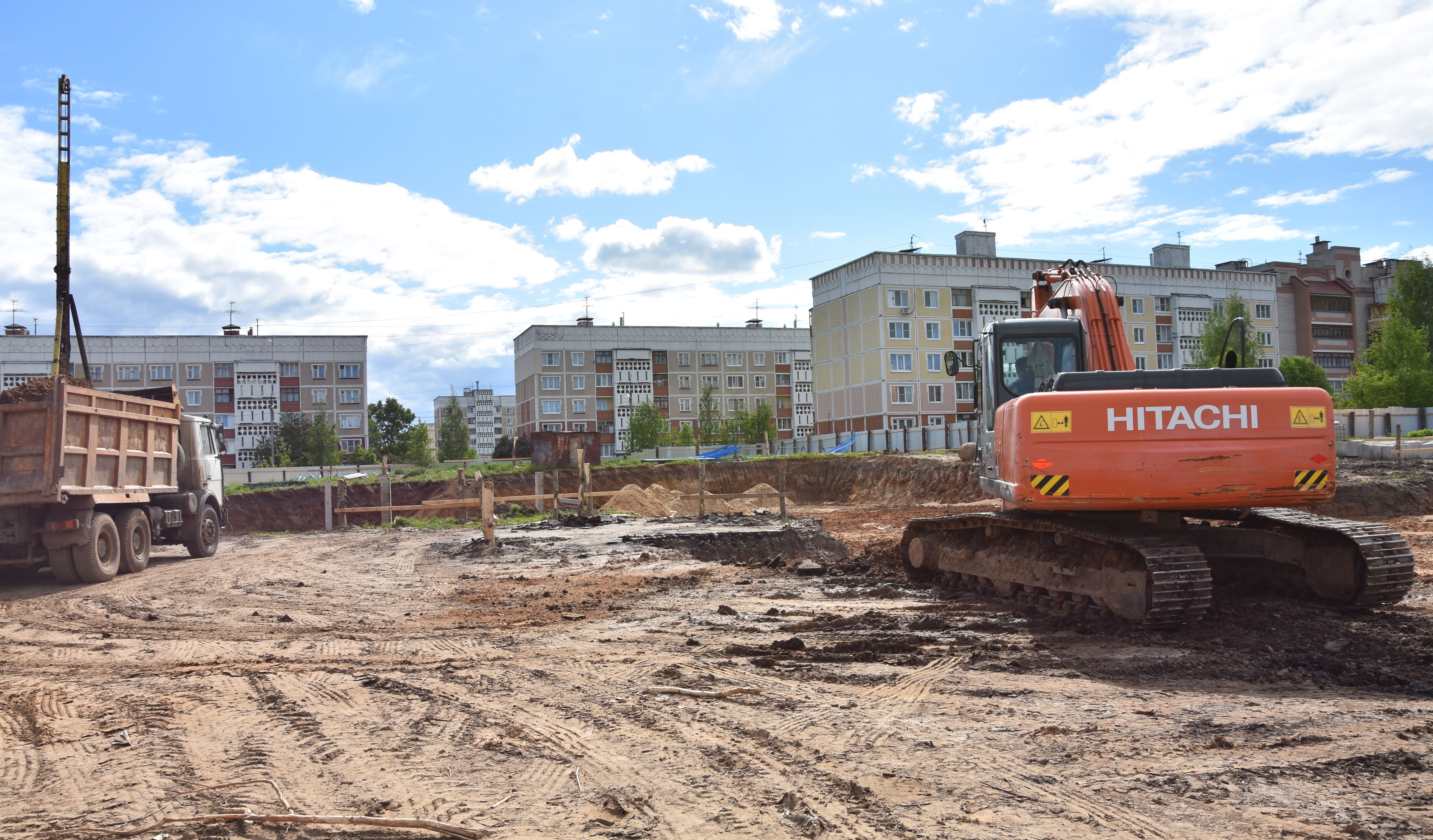 На стройке нового детсада в Костроме забили первые сваи | ГТРК «Кострома»