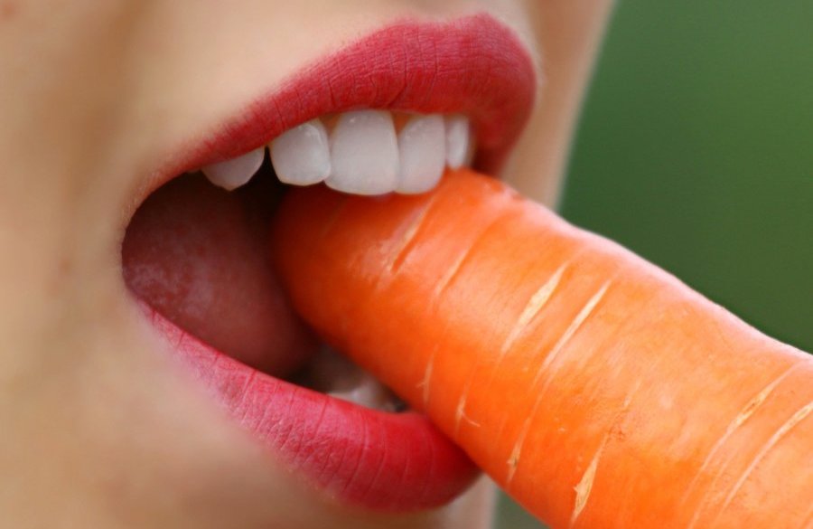 Вредным сигаретам костромички предпочитают морковку