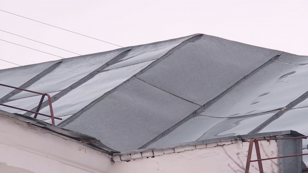Большинство крыш в Костроме очищено от сосулек и снежных навесов