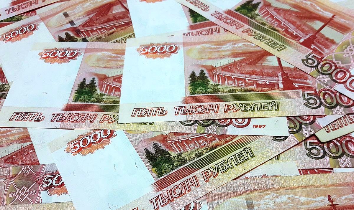 Буйский «босс» премировал самого себя на 90 тысяч рублей