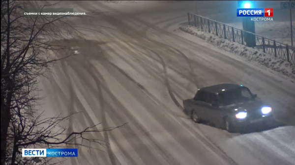 «Выкрутасы» на дороге юного водителя в Костроме попали на камеры видеонаблюдения