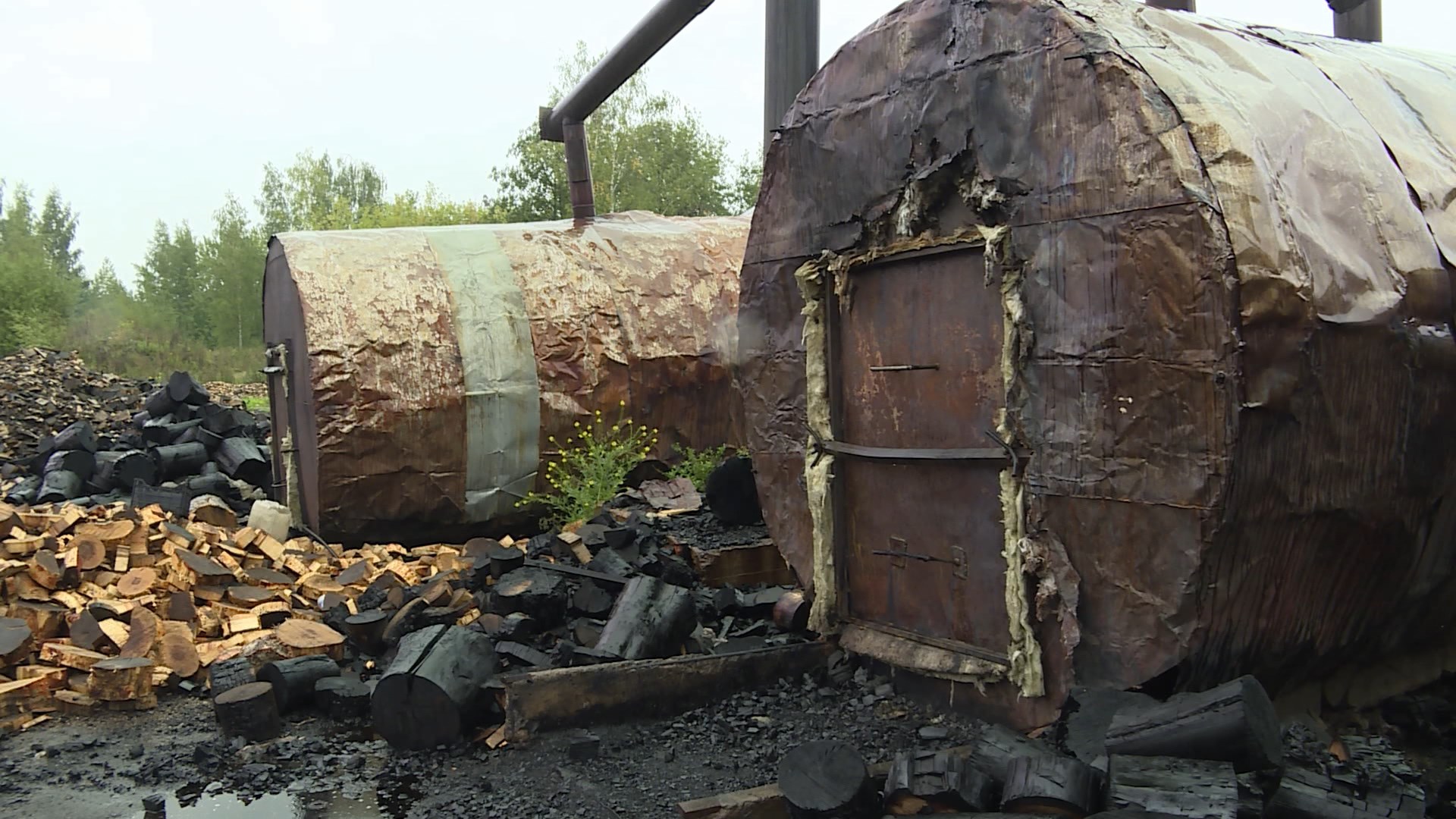 В Костроме сносят незаконные пиролизные установки углежогов