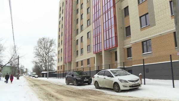 Десять костромских семей получили квартиры в новом доме