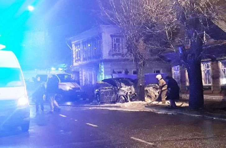 Водитель без прав едва не убил двоих пассажиров в центре Костромы