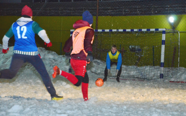 Судьбу Чемпионата Костромской области по зимнему футболу решило одно очко